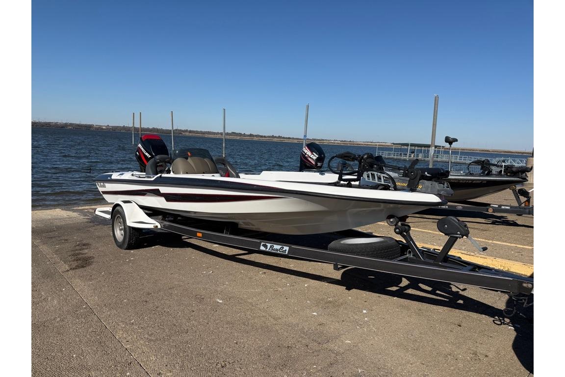 Bass Cat Pantera Classic