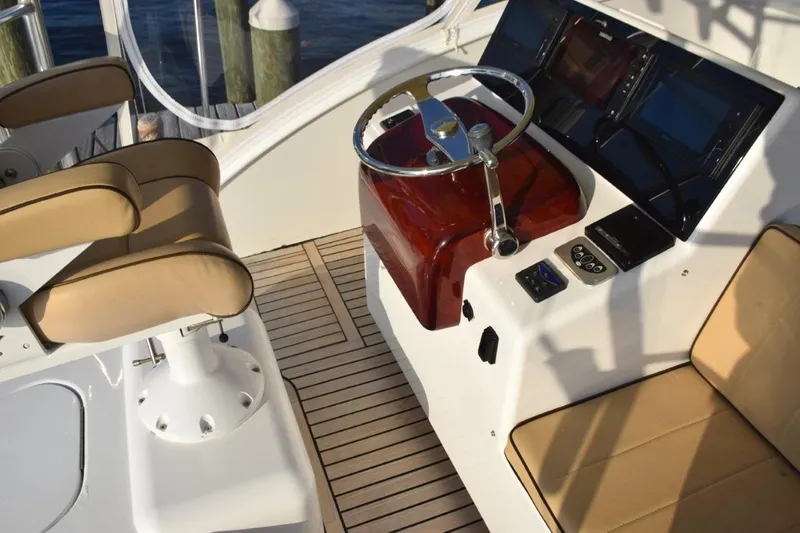 Osprey Yacht Photos Pics Helm console