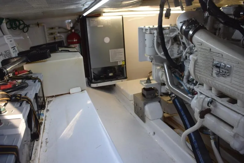 Osprey Yacht Photos Pics Batteries to portside and water tank