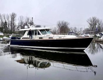 2019 48' Sabre-48 Salon Express Grand Haven, MI, US