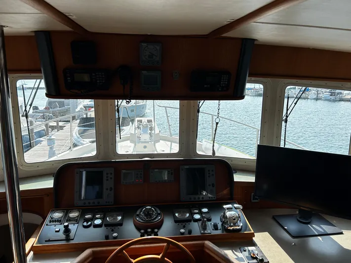 "o My Papa" Yacht Photos Pics Helm View Forward