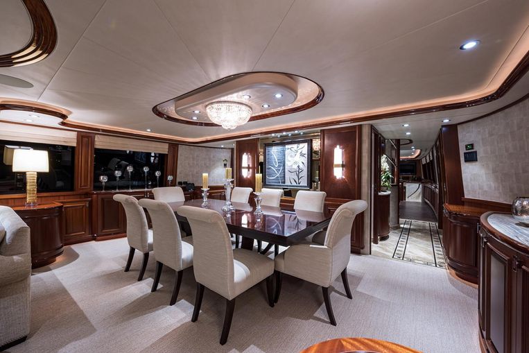 2013-112-westport-112-motor-yacht