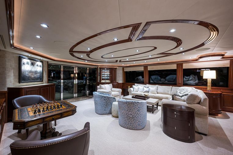 2013-112-westport-112-motor-yacht