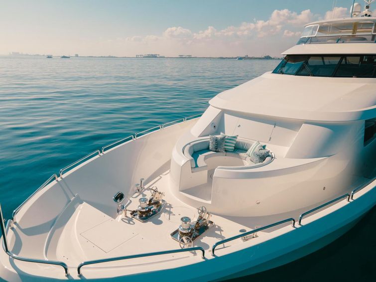 2013-112-westport-112-motor-yacht