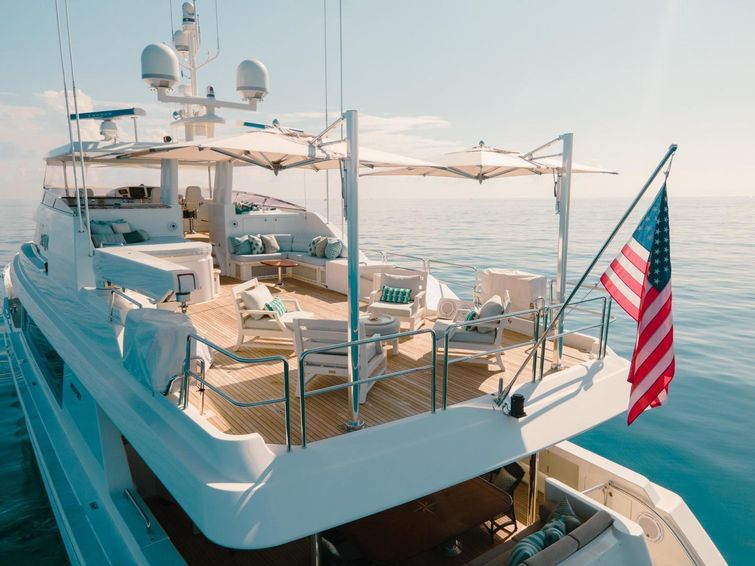 2013-112-westport-112-motor-yacht