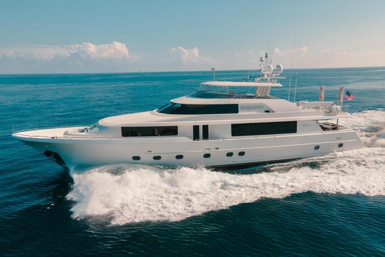 2013-112-westport-112-motor-yacht