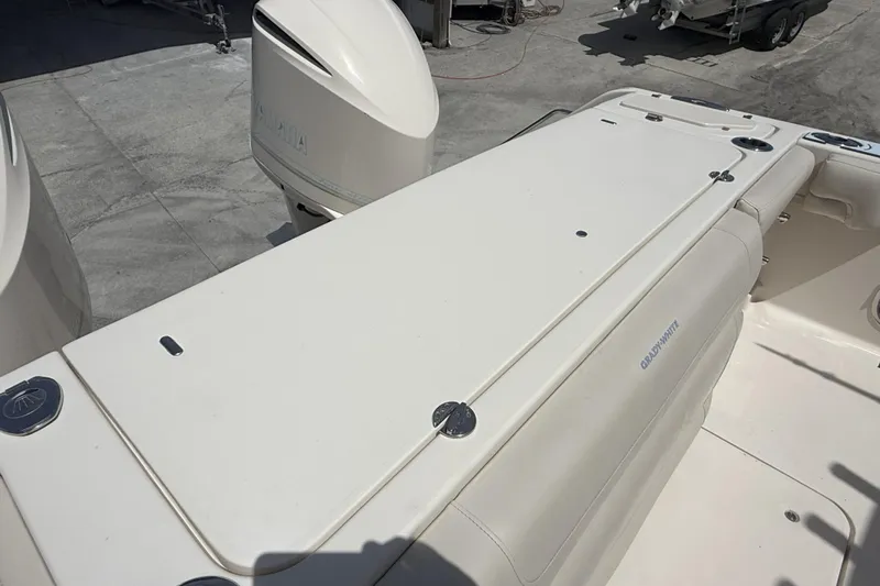 336-311 Brokerage Ron Yacht Photos Pics 2018 Grady-White Canyon 336 boat deck with outboard motor, viewed from above.