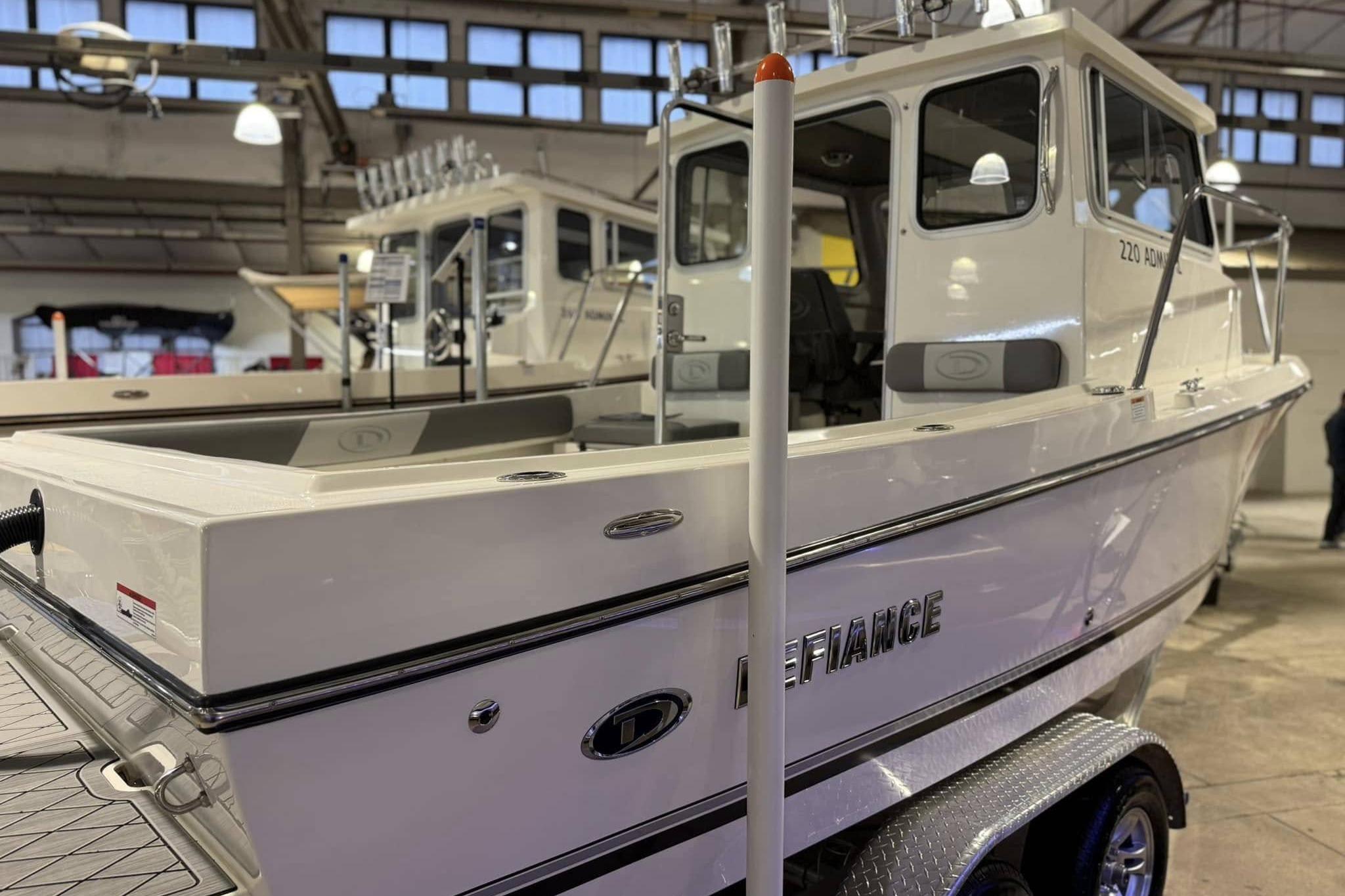 Defiance Admiral 220 EX