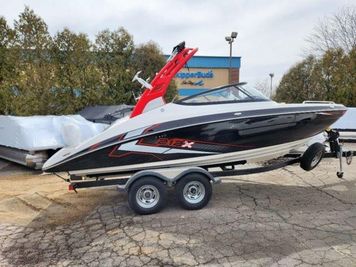 Yamaha Boats 212X