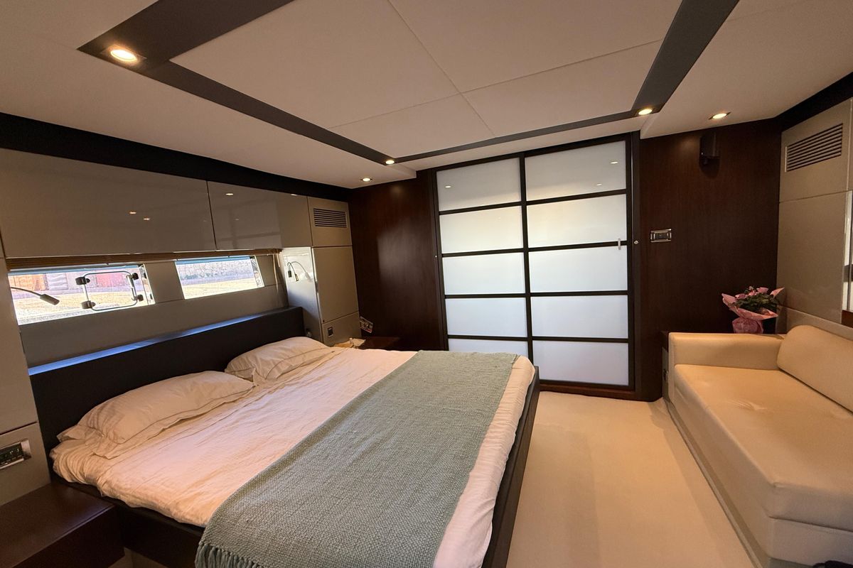 2013 Fairline 63 