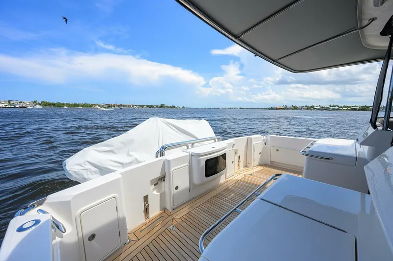  Yacht Photos Pics 2024 Riviera 46 Sports Motor Yacht - Image 17