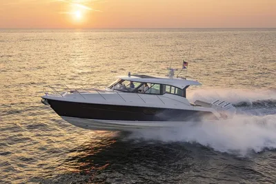 Tiara Yachts 48LE