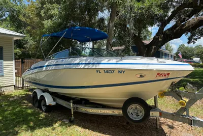 Regal 2250 Cuddy