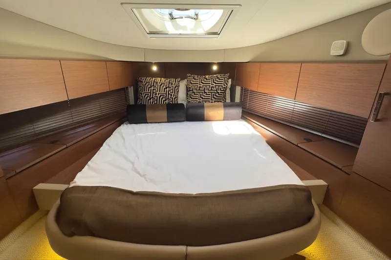 Baby Pie Yacht Photos Pics Luxurious cabin interior of 2016 Sea Ray 470 Sundancer yacht with elegant bedding.