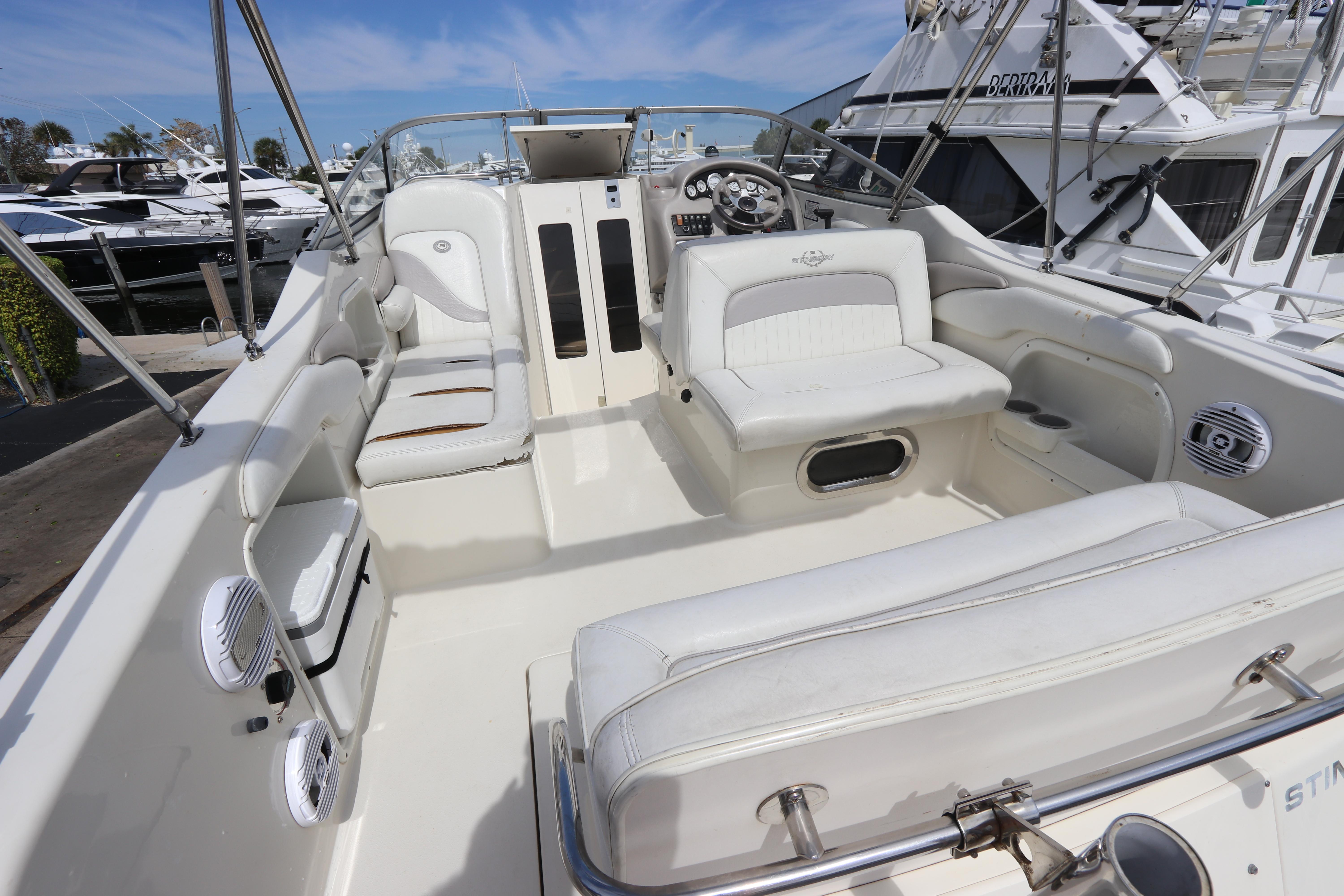 2006 Stingray 240 CS Cruiser for sale - YachtWorld