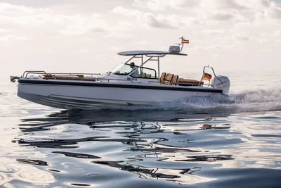 2025 Axopar 28 T Top