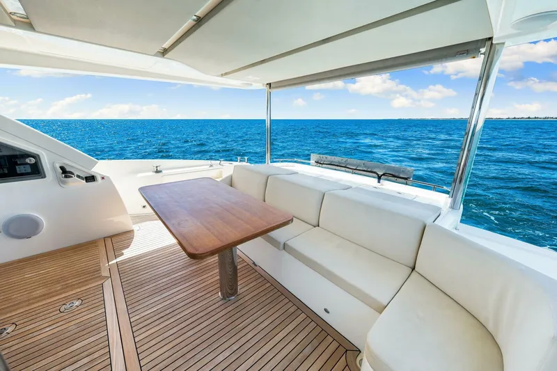 Mama's House Yacht Photos Pics 