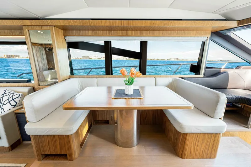 Mama's House Yacht Photos Pics 