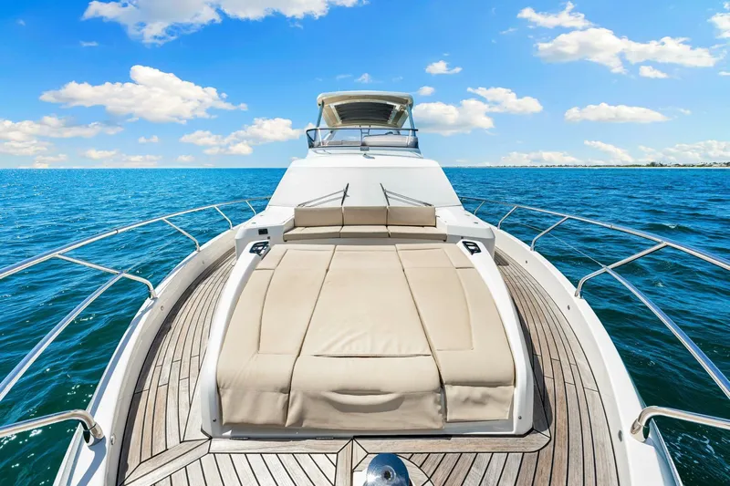 Mama's House Yacht Photos Pics 