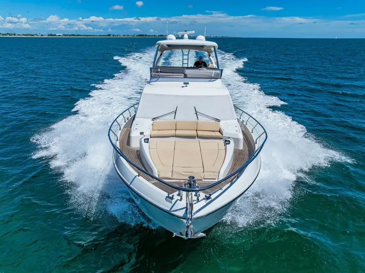 Mama's House Yacht Photos Pics 