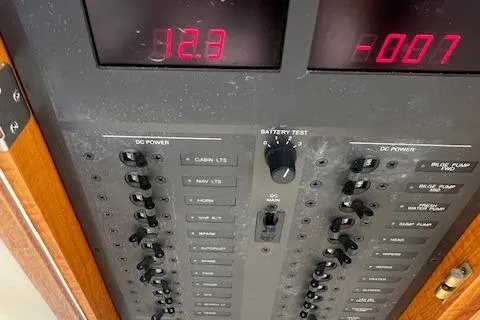 Free Will Yacht Photos Pics Control panel of a 2003 Hinckley Extended Hardtop Pilothouse 36 Picnic Boat.