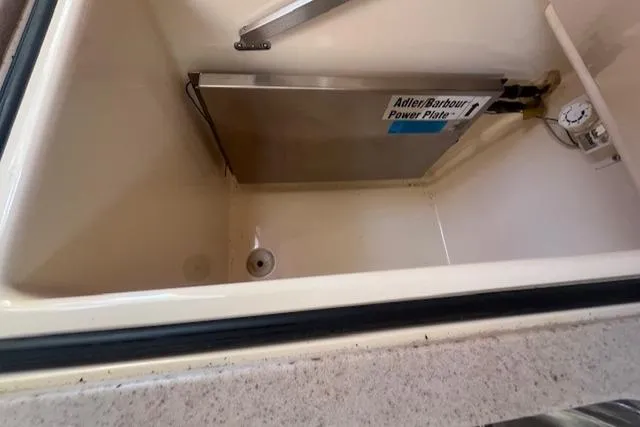 Free Will Yacht Photos Pics Interior of a 2003 Hinckley Pilothouse 36 Picnic Boat with Adler Barbour Power Plate.