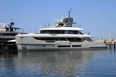 Benetti Oasis 34M