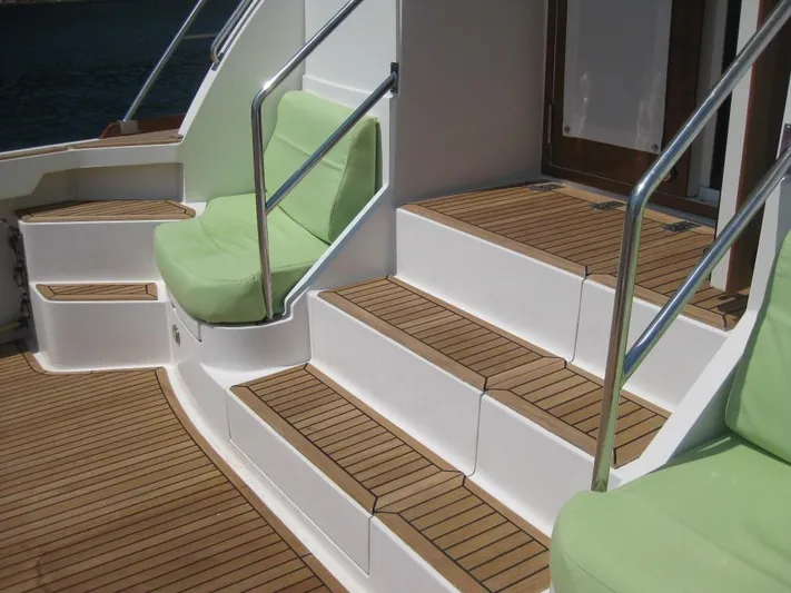  Yacht Photos Pics Engine Room Entry