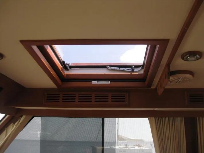  Yacht Photos Pics Sunroof Helm