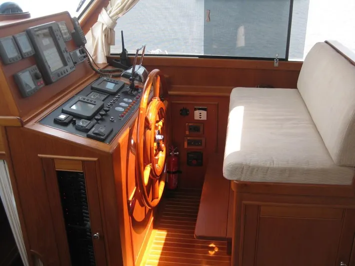  Yacht Photos Pics Helm