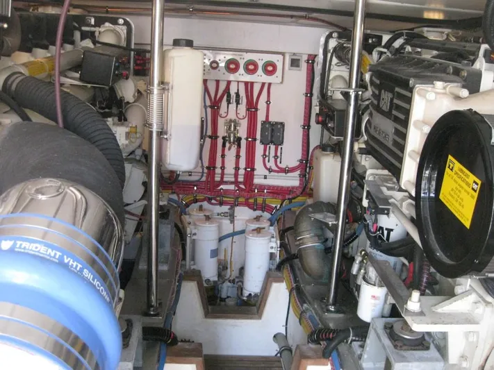  Yacht Photos Pics Engine Room