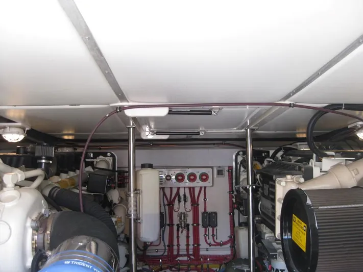  Yacht Photos Pics Engine Room