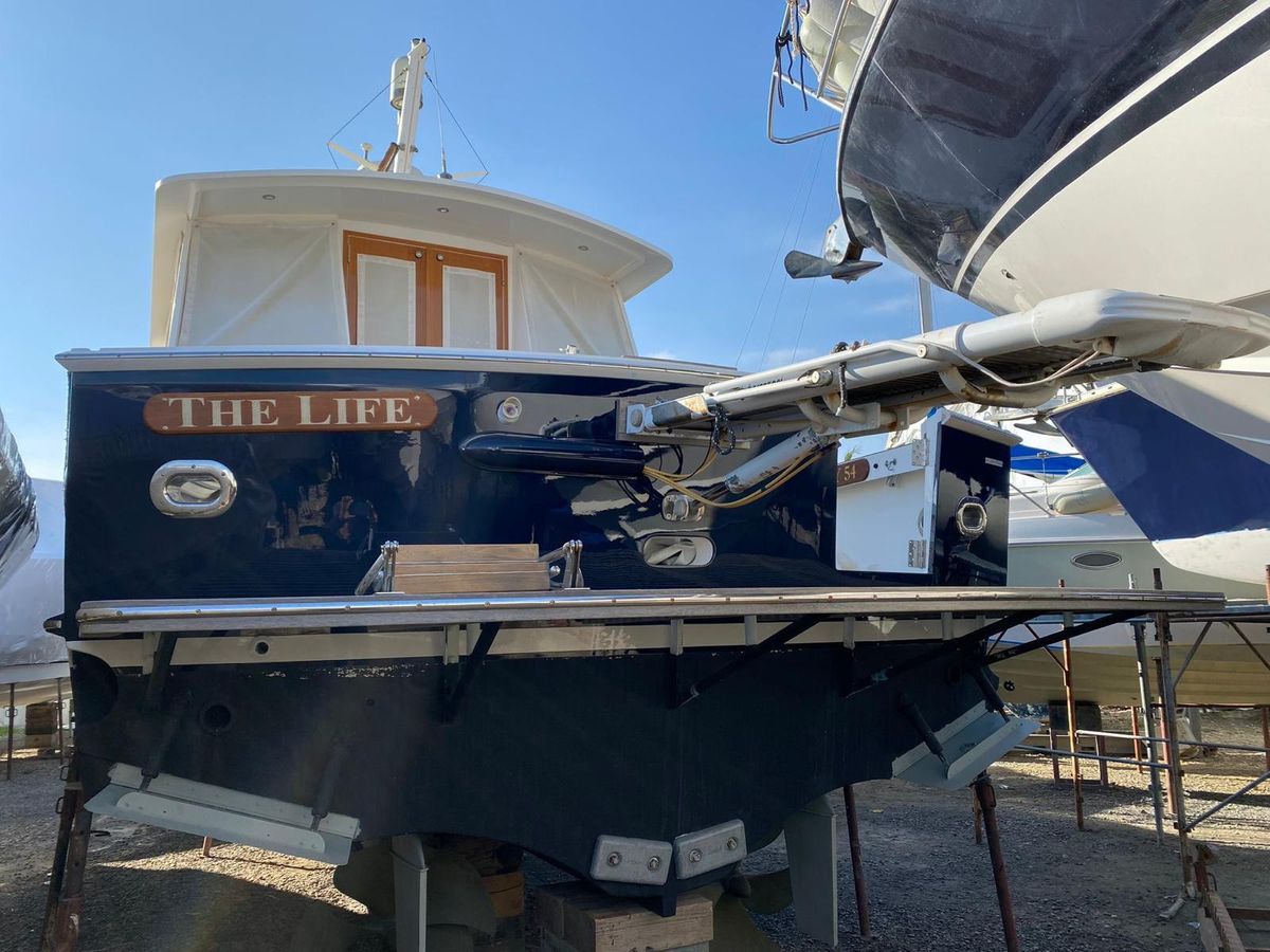 2004 Grand Banks 54 