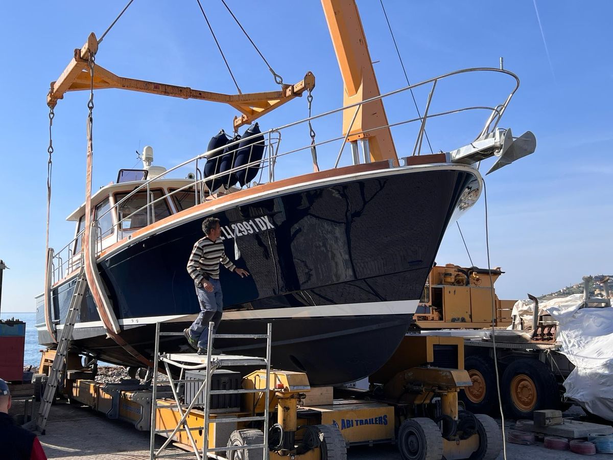 2004 Grand Banks 54 