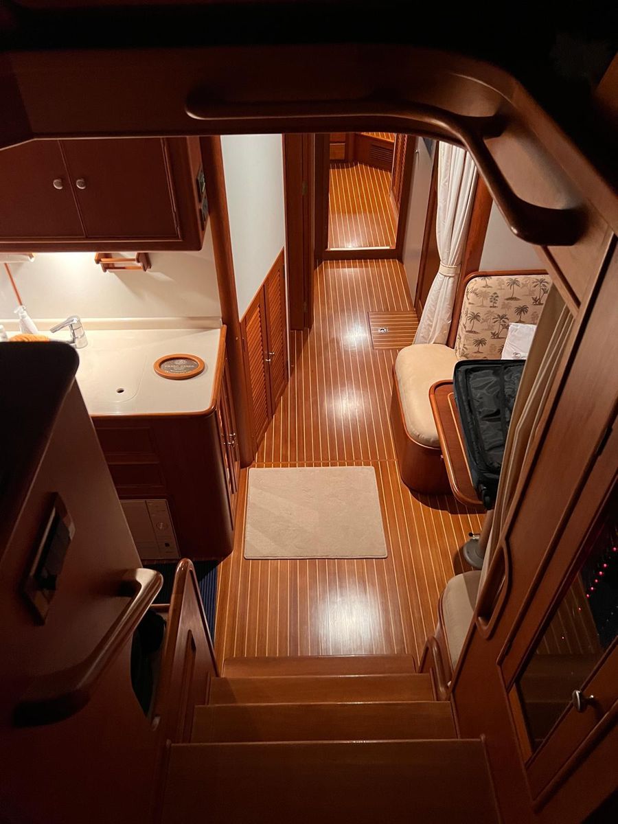 2004 Grand Banks 54 