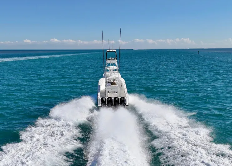  Yacht Photos Pics 2017 SeaVee 390Z boat cruising on open ocean waters.