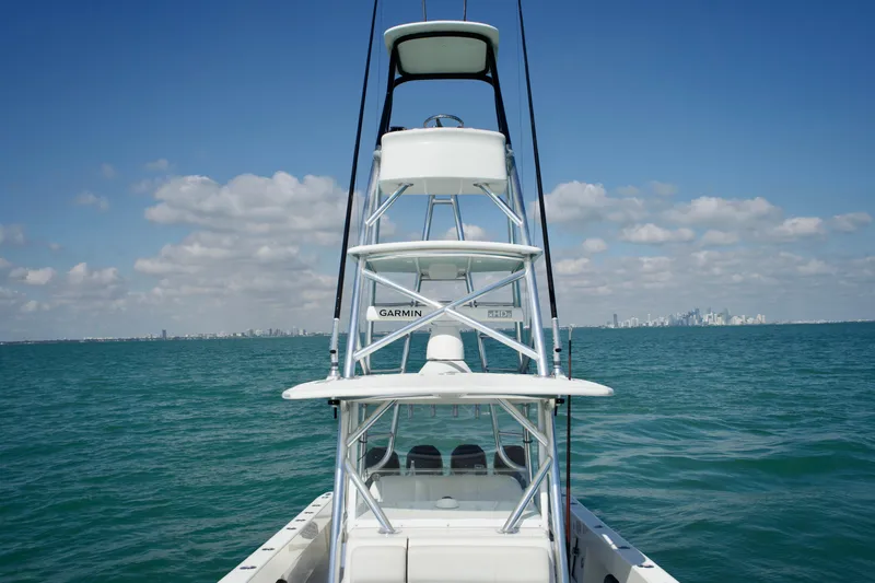  Yacht Photos Pics 2017 SeaVee 390Z boat on open water with clear sky.