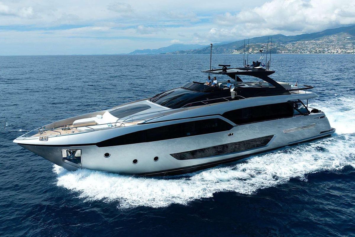 2022 Riva 93 