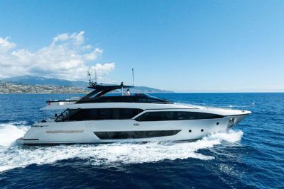 Yacht