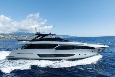 Yacht