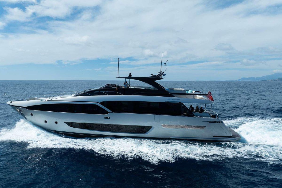 2022 Riva 93 