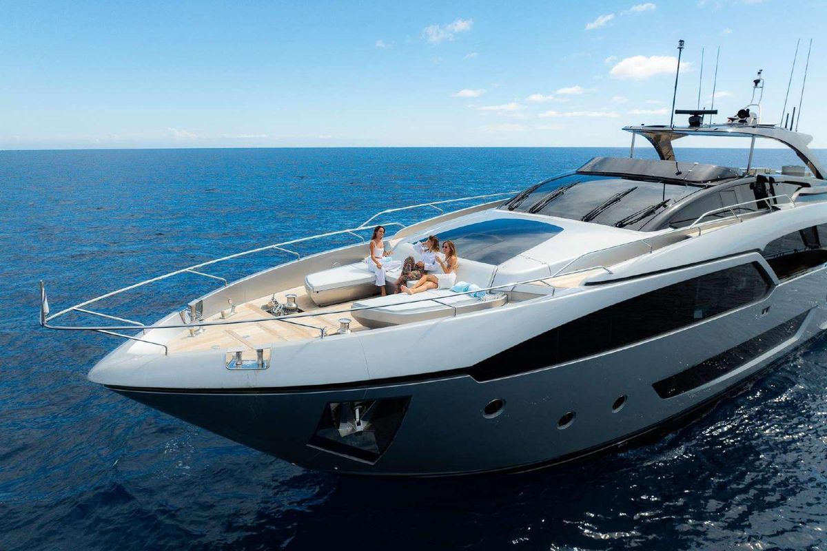 2022 Riva 93 