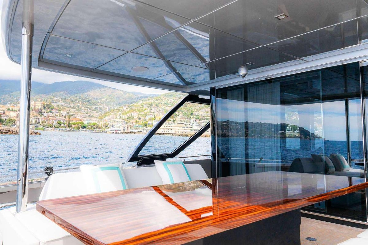 2022 Riva 93 