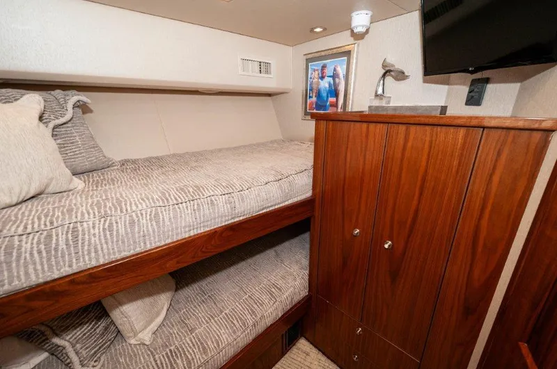 Gunnslinger Yacht Photos Pics 2020 Viking 72 Convertible- GUNNSLINGER-Bunk Room