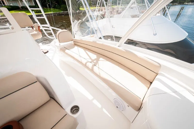 Gunnslinger Yacht Photos Pics 2020 Viking 72 Convertible- GUNNSLINGER-Flybridge 4