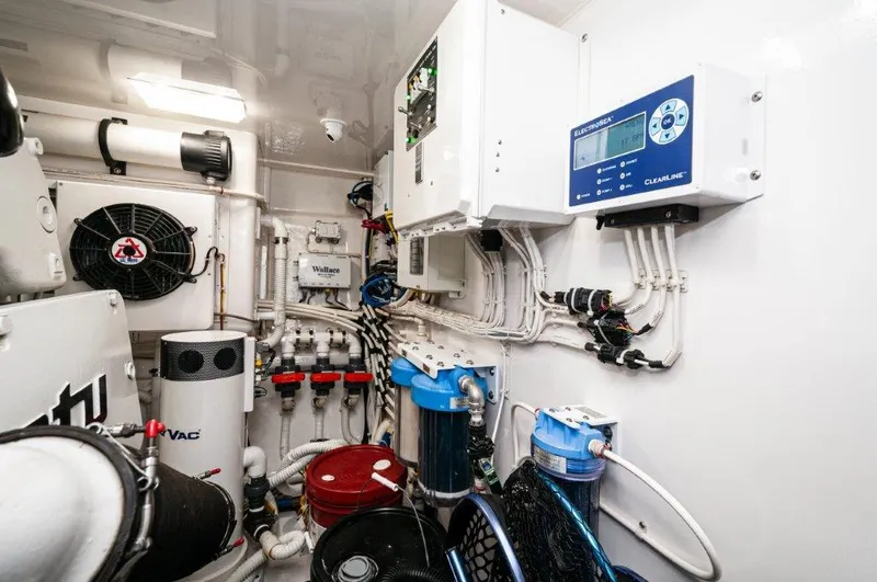 Gunnslinger Yacht Photos Pics 2020 Viking 72 Convertible- GUNNSLINGER-Water Maker