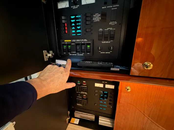 No Name Yacht Photos Pics 