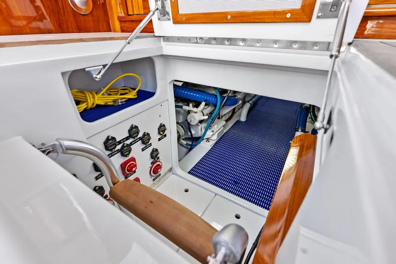 Nic-nac Yacht Photos Pics 1977 Merritt Sportfish engine compartment with control panel and wiring.