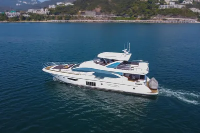 Azimut 80