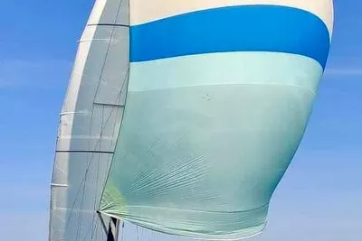 1985 Beneteau First 305